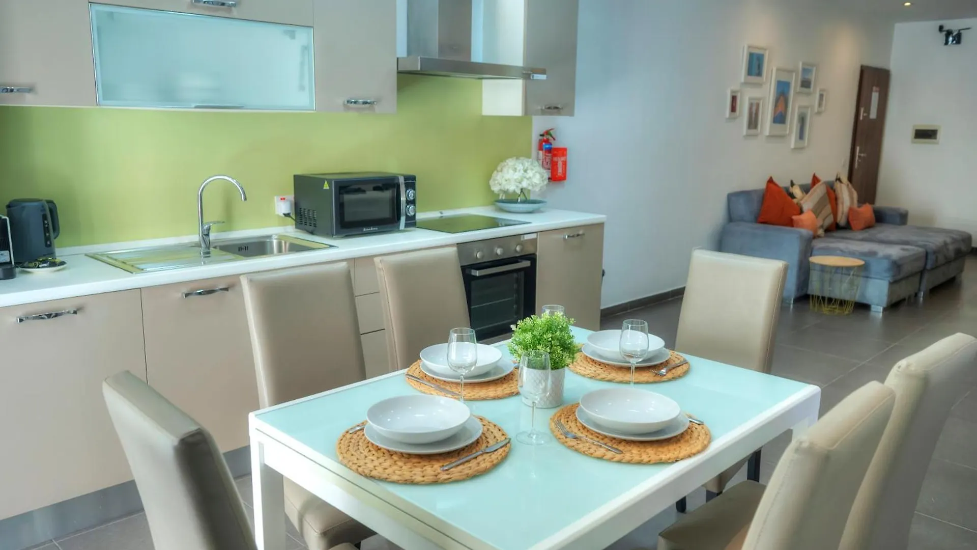 Apartment Bright & Large 2Bedrooms In Sliema Center Mpor1-1