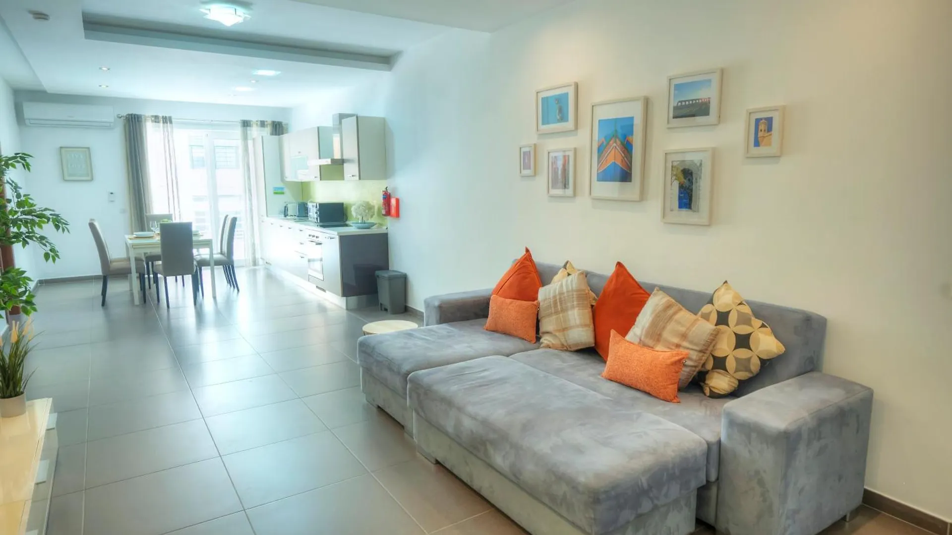 Bright & Large 2Bedrooms In Sliema Center Mpor1-1 0*,  Malta
